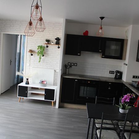 3 Pieces + Terrasse Dernier Etage Proche Centre Apartment Meaux Luaran gambar