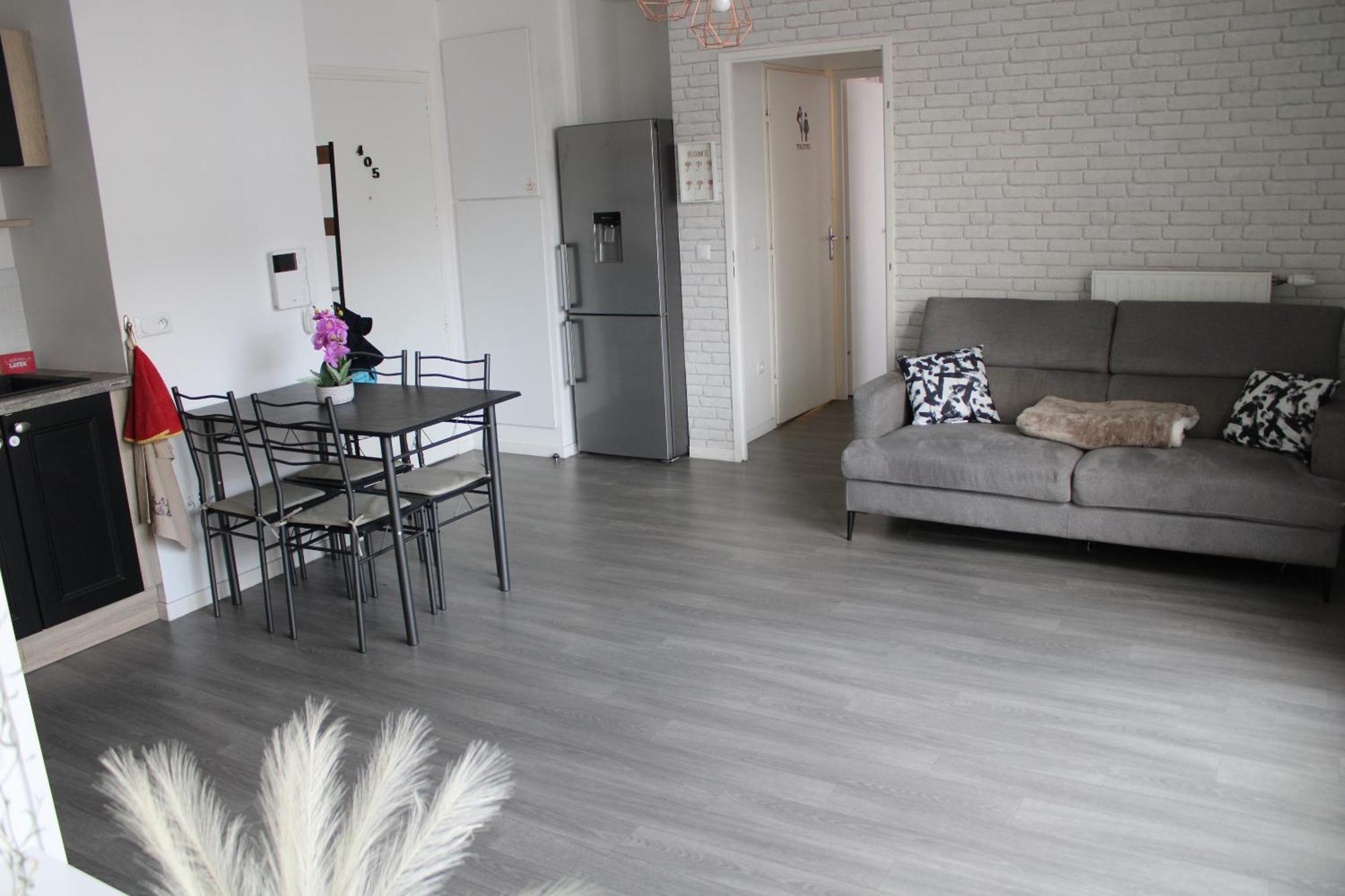 3 Pieces + Terrasse Dernier Etage Proche Centre Apartment Meaux Luaran gambar